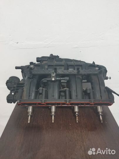 Коллектор впускной и форсунки 06J133185 06H906036Q