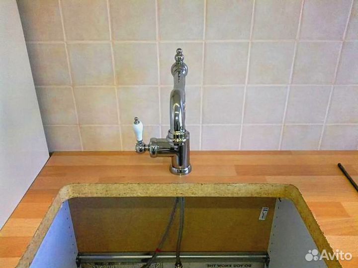 Сантехник. Услуги сантехника. Слесарь сантехник