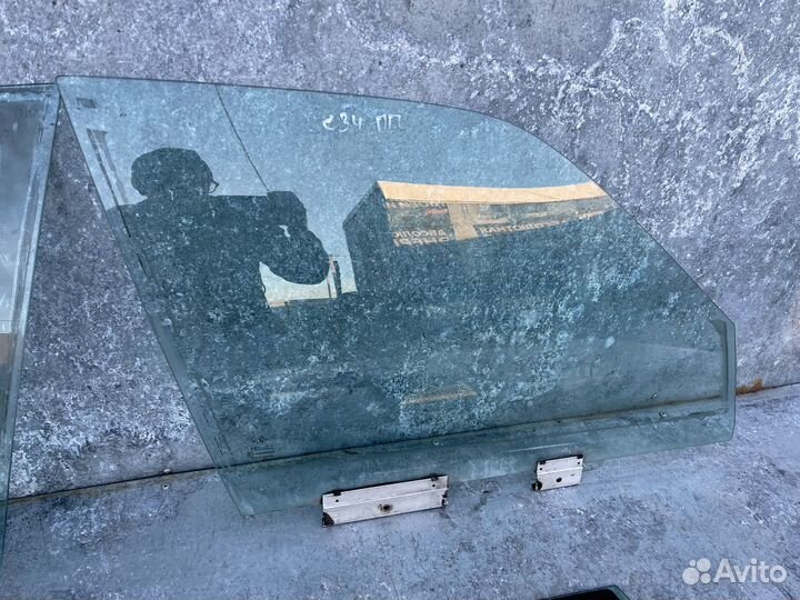 Стекло двери для BMW E34