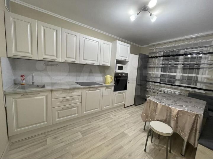 2-к. квартира, 66 м², 2/10 эт.