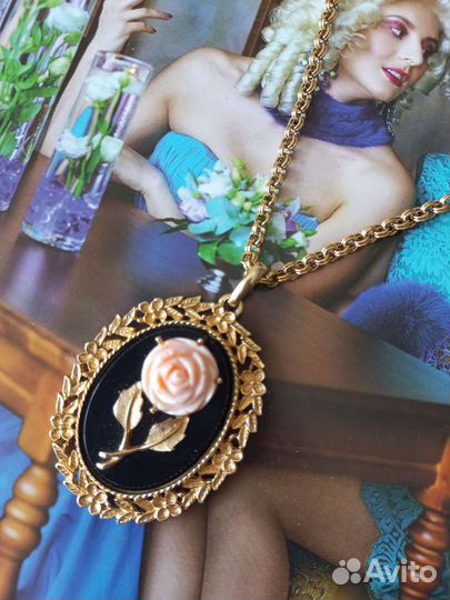 Кулон на цепочке винтажный Avon с зеркальцем