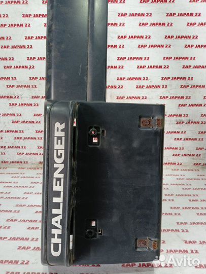 Накладка двери багажника задняя Mitsubishi