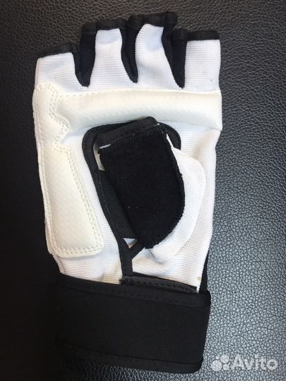 Перчатки для тхэквондо