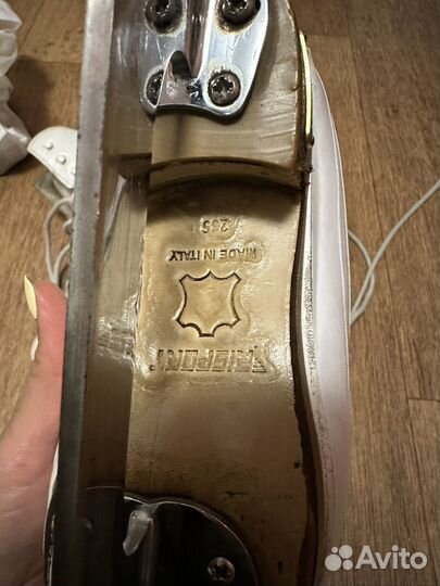 Коньки 235 для фигурного катания проф Risport