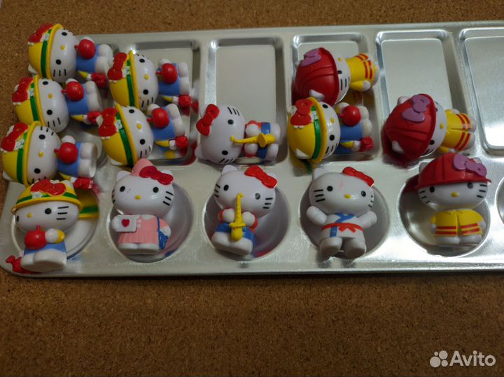 Hello kitty фигурки из яиц