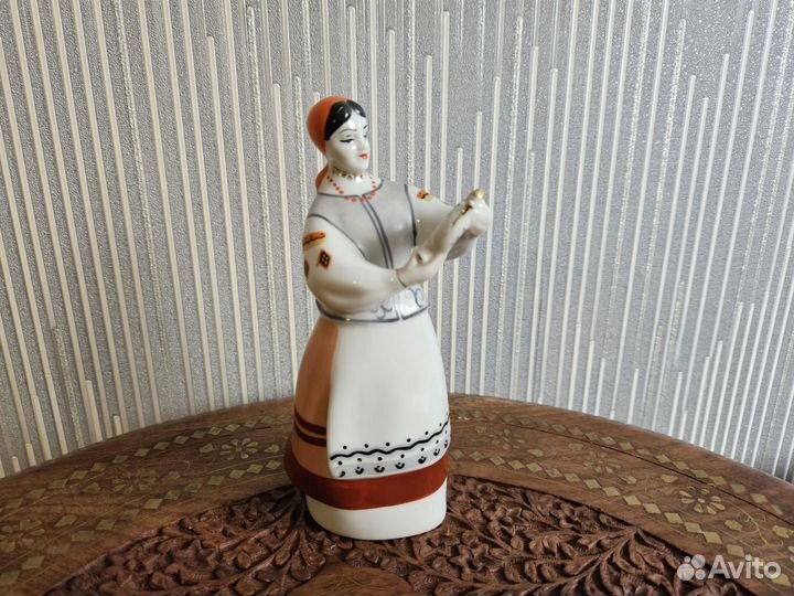 Фарфоровая статуэтка СССР