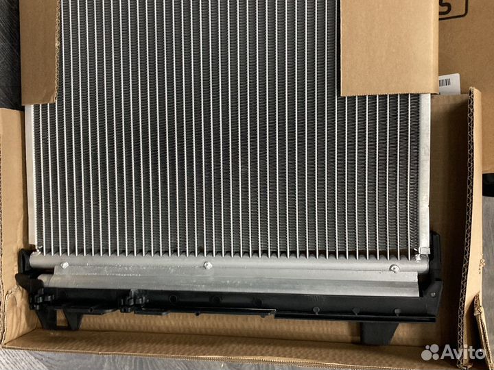 Радиатор кондиционера Mercedes w204 w212 w207 NEW