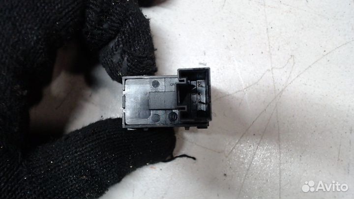 Кнопка стеклоподъемника Volkswagen Touareg, 2011