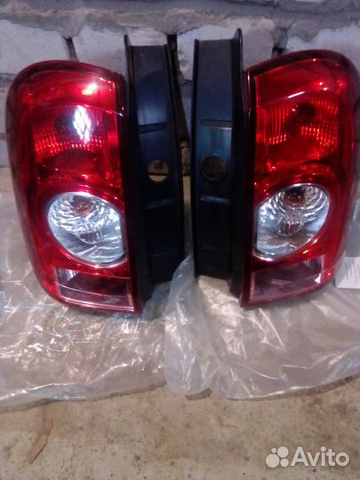 Задние фонарь левый рено дастер
