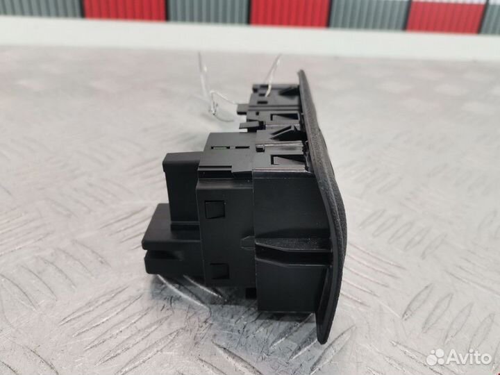 Кнопка корректора фар Renault Megane 2 рест. 2011