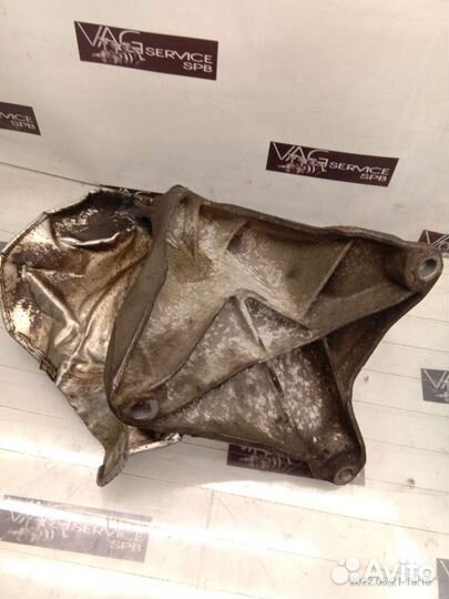 Кронштейн двигателя правый audi A6