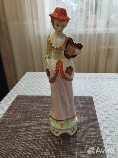 Фарфоровые статуэтки