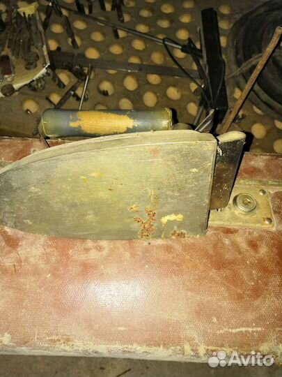 Утюг старинный