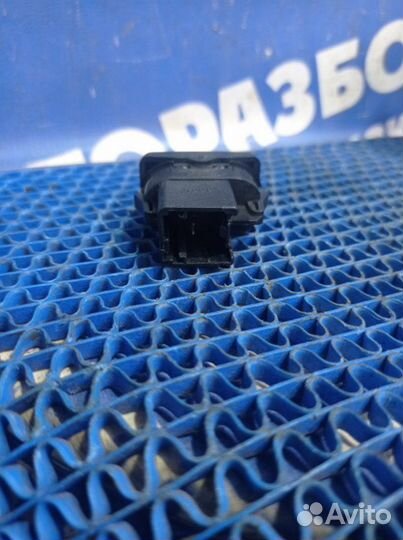 Кнопка стеклоподъемника Ford Focus 2 универсал