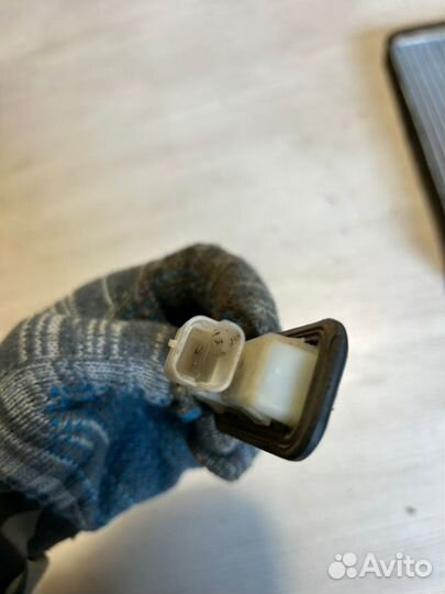 Кнопка открывания багажника Peugeot 308