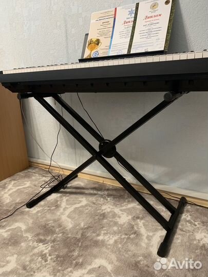 Стойка/подставка для фортепиано/пианино/синтезатор