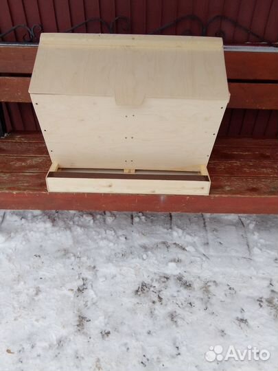 Бункерная кормушка для кур