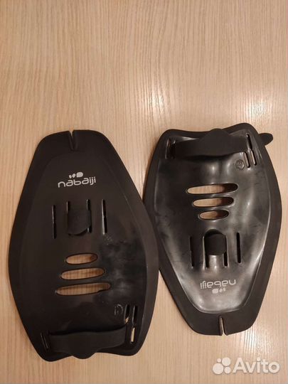 Лопатки на ладони для плавания nabaiji