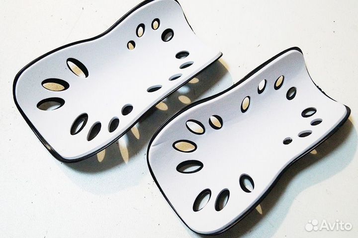 Щитки футбольные защитные детские