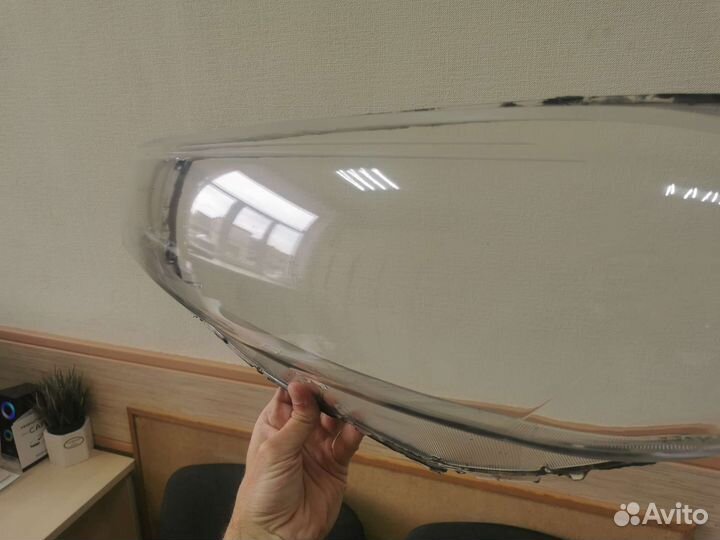 Левое стекло фары KIA Sorento Prime 3