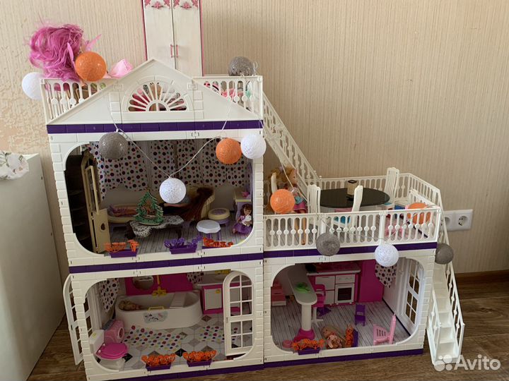Кукольный домик с мебелью