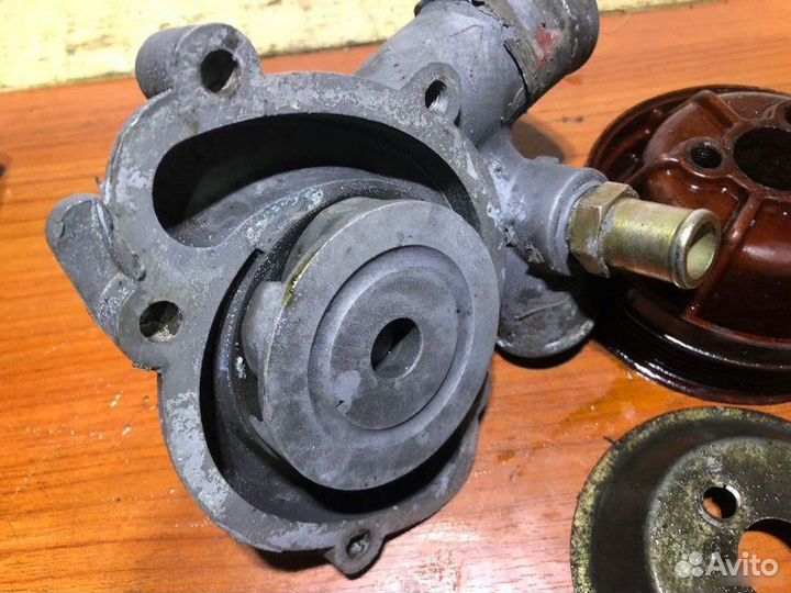 Водяная помпа Газ 31105 Волга