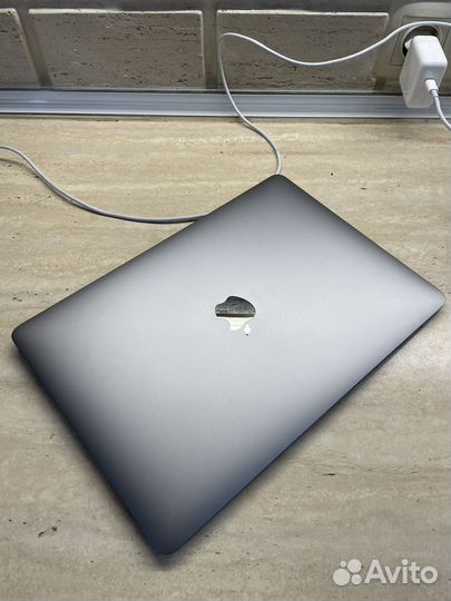 Apple MacBook air 13 2020 m1