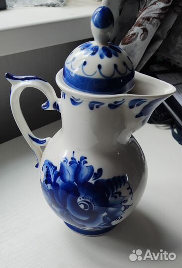 Кувшин с крышкой 1,5 л Гжель