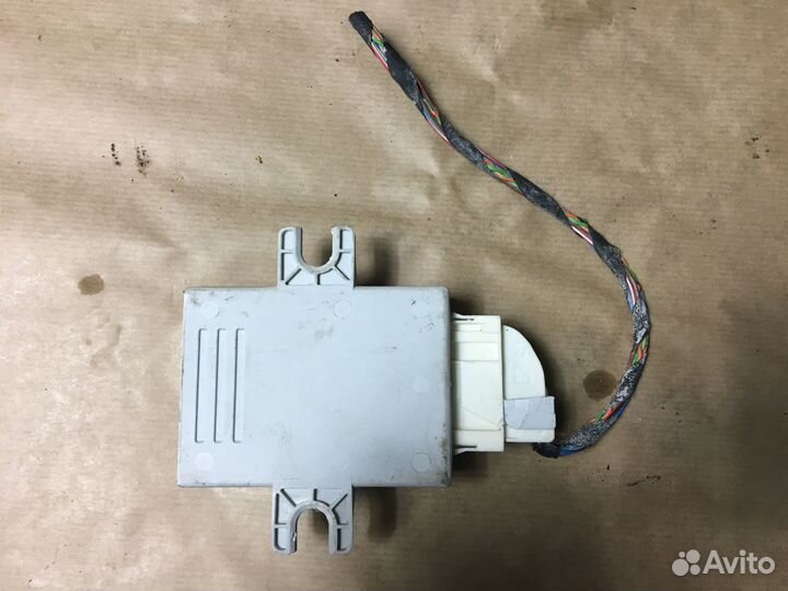 Блок управления пневмоподвеской BMW 5 Серии F11