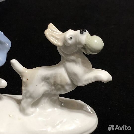 Статуэтка девочка с щенком ГДР