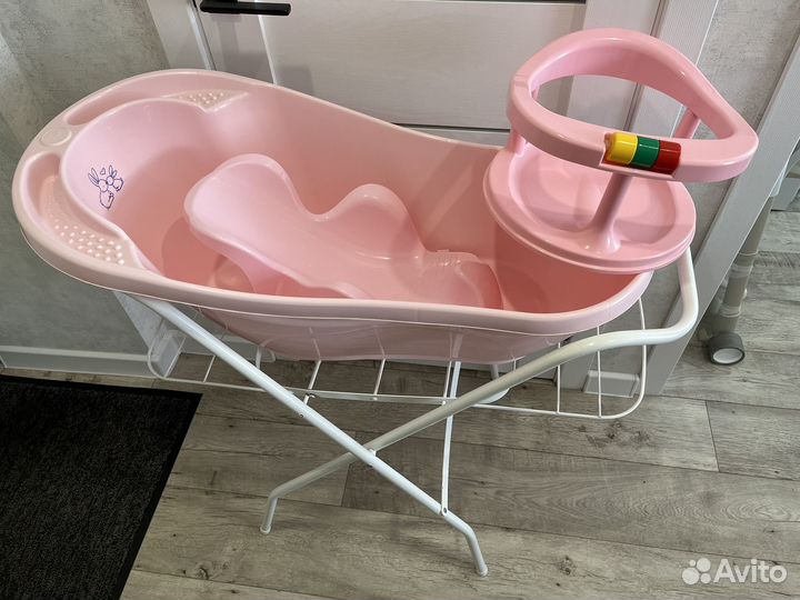 Ванночка для купания с подставкой и горкой