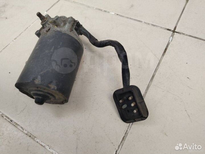 Моторчик стеклоочистителя Mercedes E W123 1990