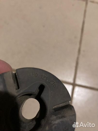 Подушка крепления радиатора нижн Audi A6 4H0121276