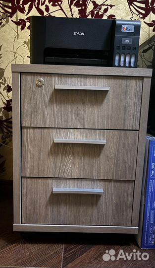 Офисная мебель бу столы тумбы шкафы