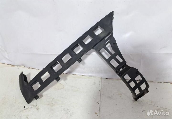 Направляющая заднего бампера правая VW Passat (B6