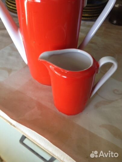 Импортный сервиз веселой рацветки