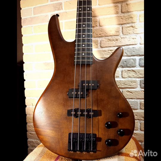 Бас-гитара ibanez GSR200B-WNF