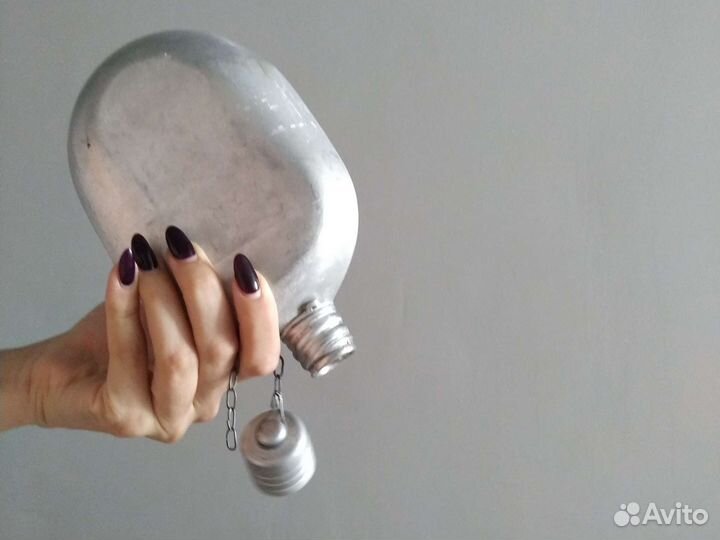 Фляга и коробка от советской электробритвы Бердск