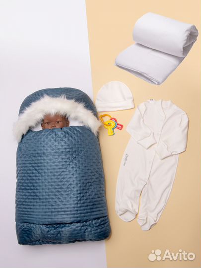 Комплект на выписку 4 предмета зима новый