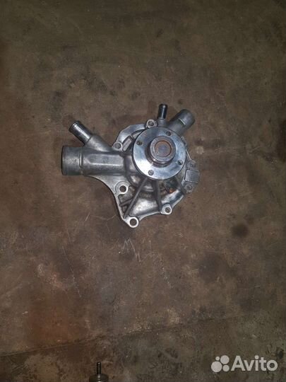 Помпа Мерседес w203 1.8