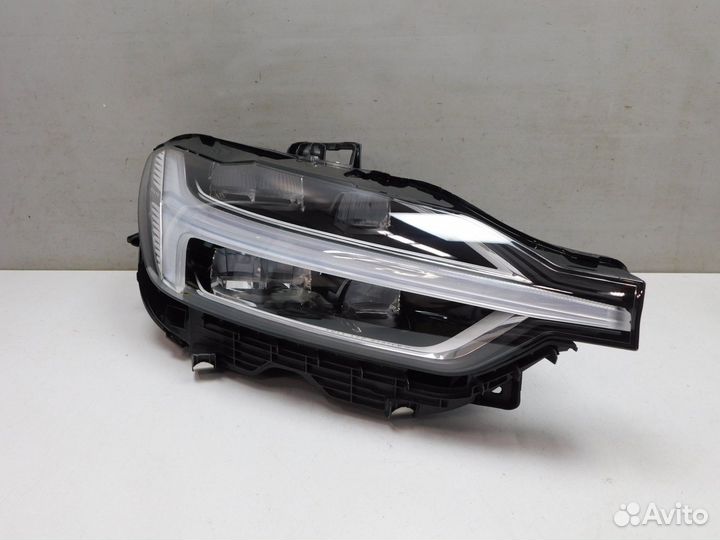 Фара правая Volvo XC60 (96742)