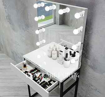 Современный макияжный столик с зеркалом