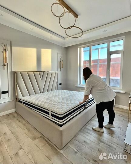 Кровать двуспальная