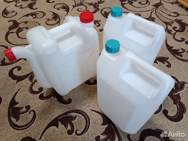 Канистра под питьевую воду. 10, 15 л