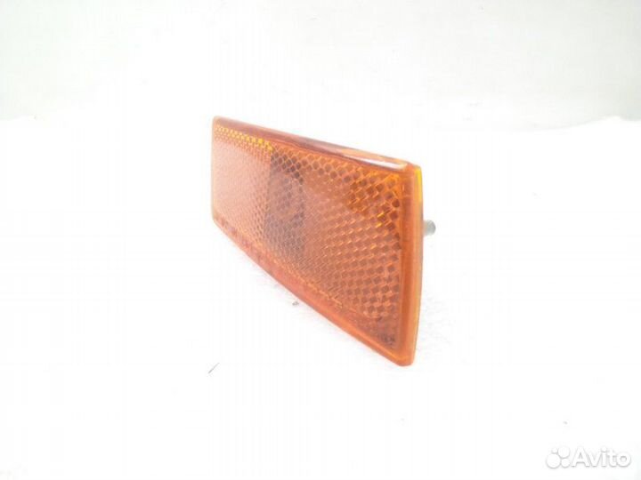 Повторитель поворота в бампер передний правый