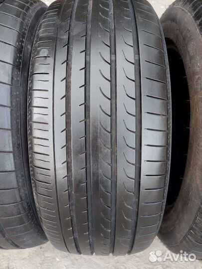 Yokohama BluEarth RV-02 215/55 R17 94V