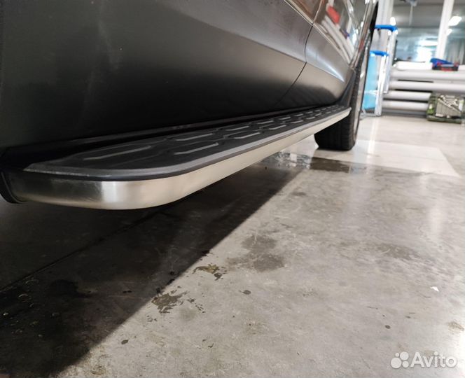 Пороги Land Rover Discovery 04-16 гг