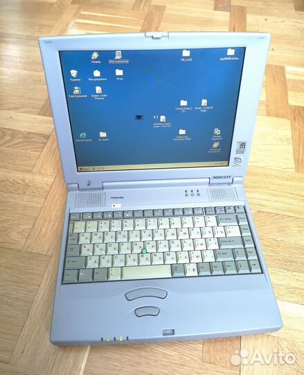 Ноутбук Toshiba Satellite 300CDT дефект на экране