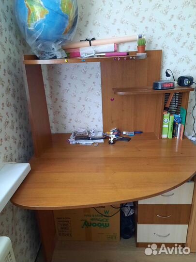 Письменный стол