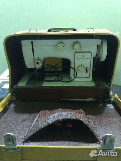 Швейная машина Чайка 142м